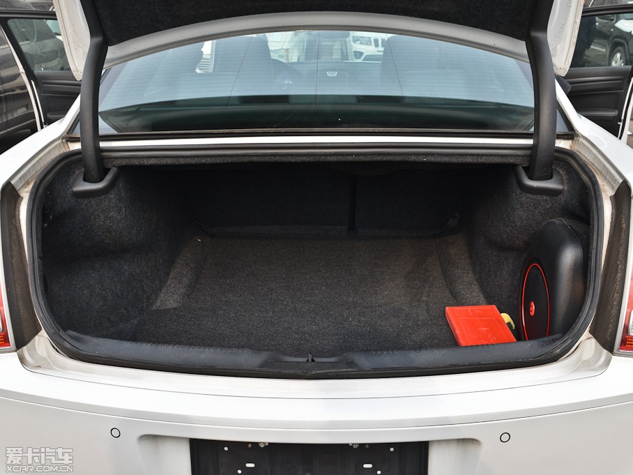 2013R˹300C(M(jn)) 3.6L Shа