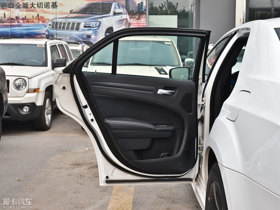 2013R˹300C(M(jn)) 3.6L Shа