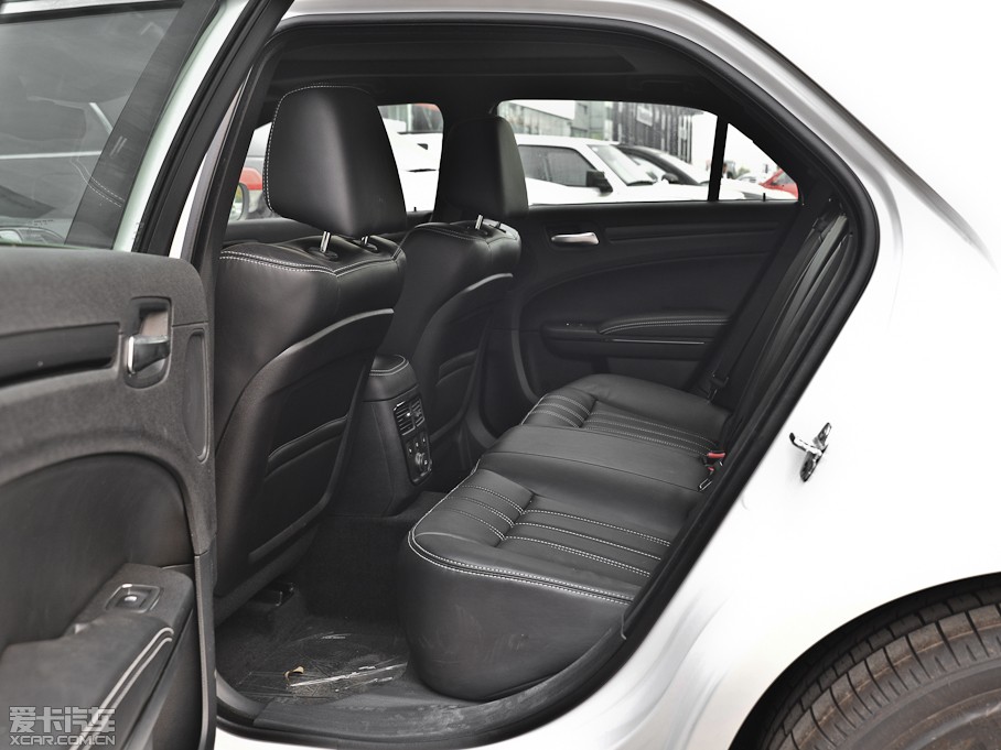 2013R˹300C(M(jn)) 3.6L Shа