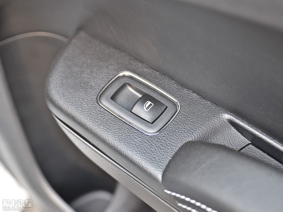 2013R˹300C(M) 3.6L Shа