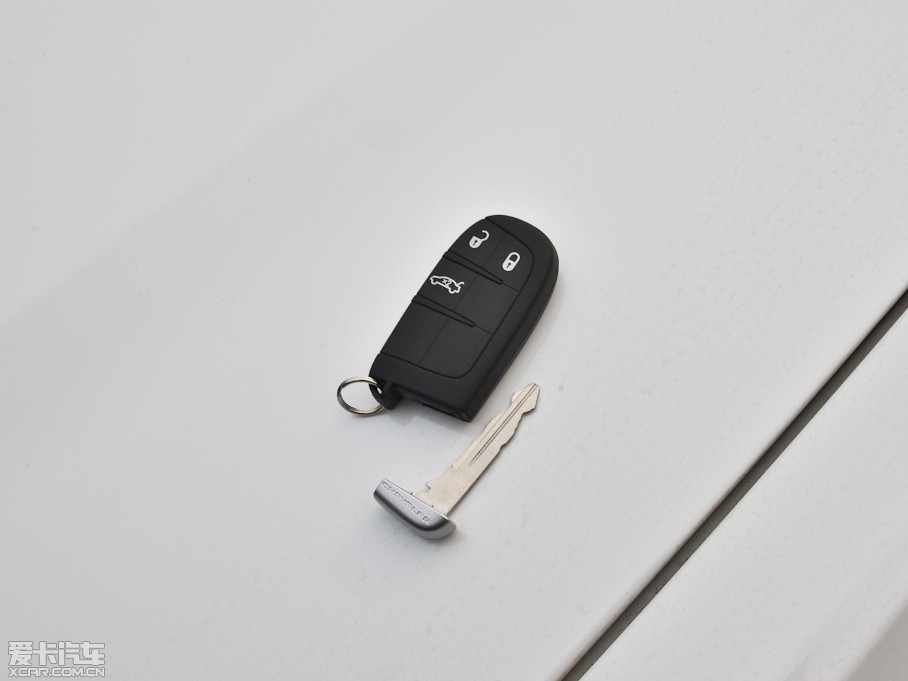 2013R˹300C(M(jn)) 3.6L Shа