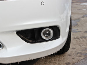 2013款3.6L 尊崇版 前雾灯