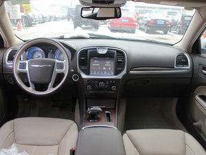 2013款3.6L 尊崇版 内饰全景