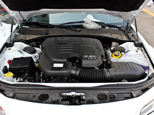 2013款3.6L 尊崇版 发动机