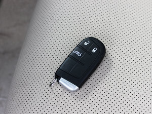 2013款3.6L 尊崇版 车钥匙