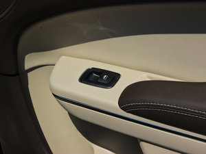 2013款3.6L 尊适版 空间座椅