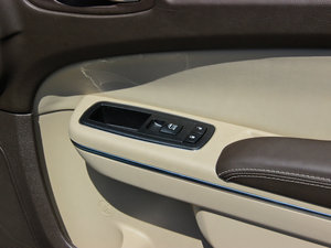 2013款3.6L 尊适版 空间座椅