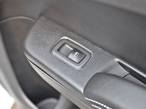 2013款3.6L S锋尚版 中控区