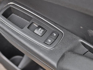 2013款3.6L S锋尚版 中控区
