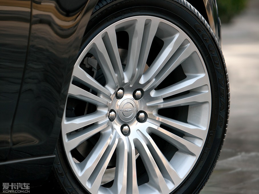 2014R˹300C(M(jn)) 3.0L ׿Խ