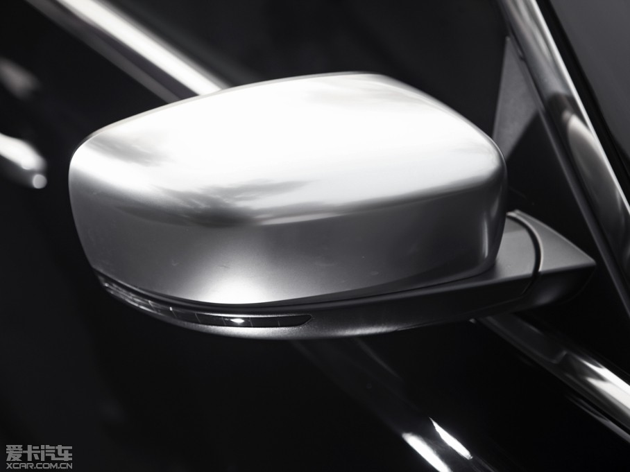 2014R˹300C(M(jn)) 3.0L ׿Խ