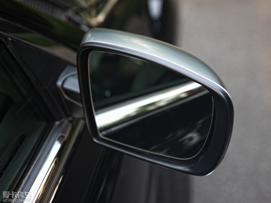 2014R˹300C(M(jn)) 3.0L ׿Խ