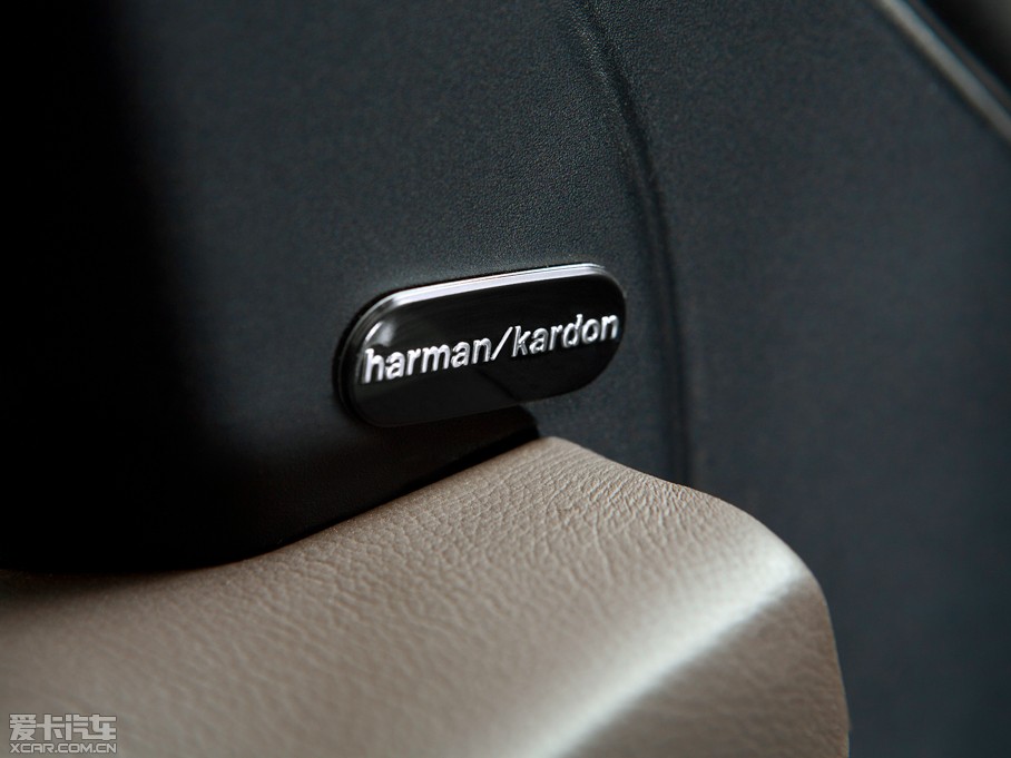 2014R˹300C(M(jn)) 3.0L ׿Խ