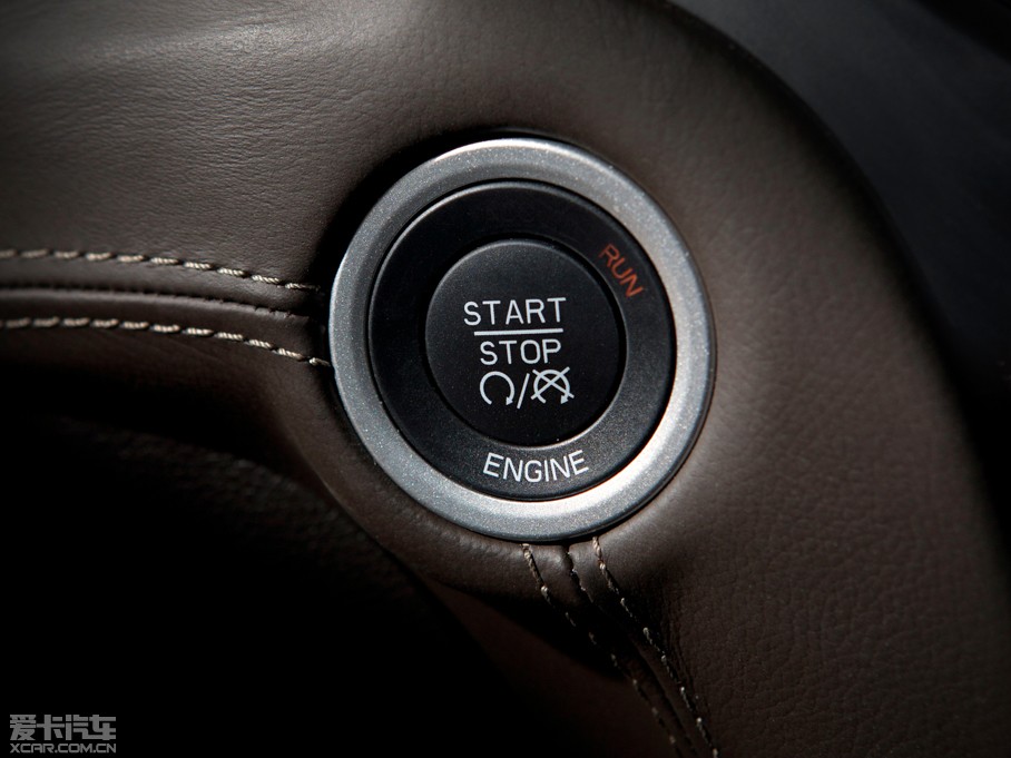 2014R˹300C(M) 3.0L ׿Խ