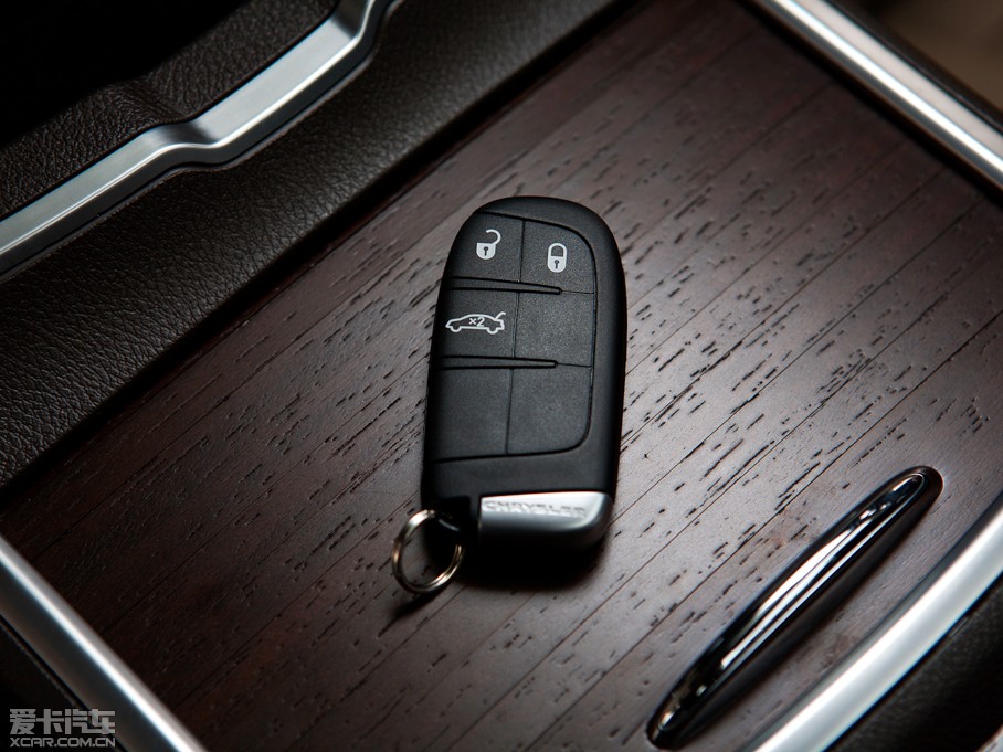 2014R˹300C(M) 3.0L ׿Խ