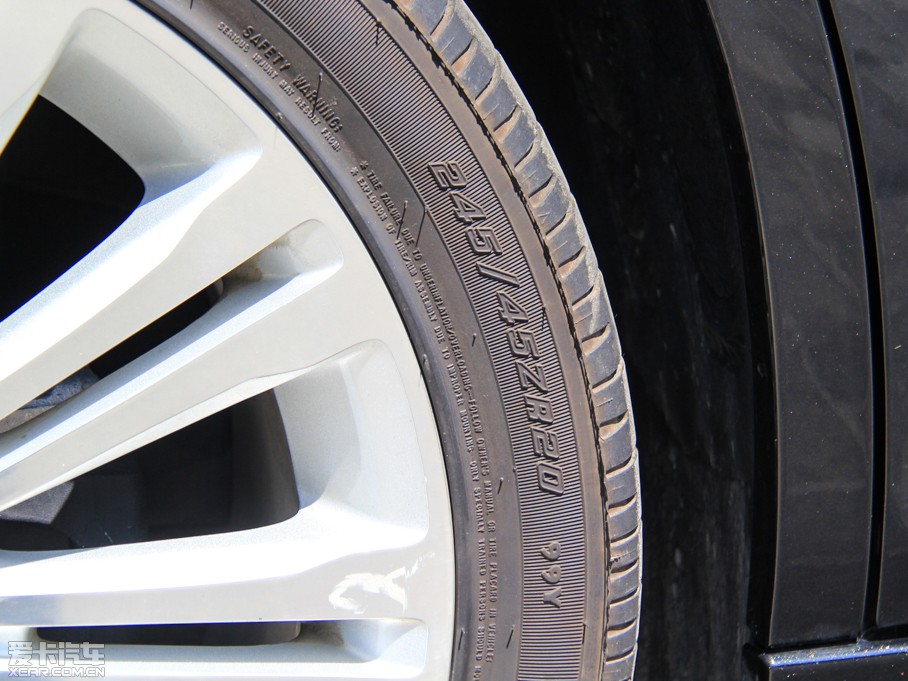 2014R˹300C(M(jn)) 3.0L ׿Խ