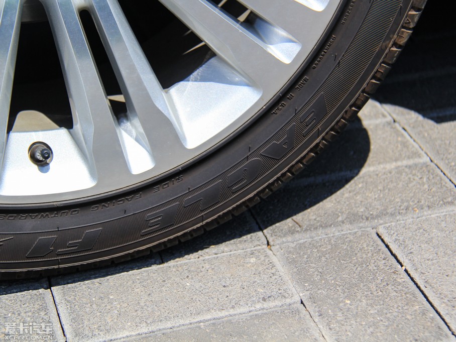 2014R˹300C(M) 3.0L ׿Խ