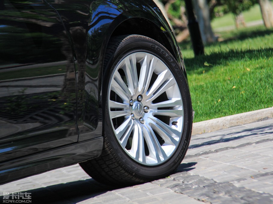 2014R˹300C(M) 3.0L ׿Խ