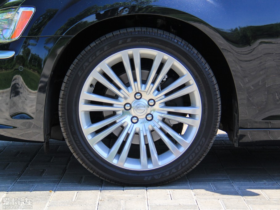 2014R˹300C(M) 3.0L ׿Խ