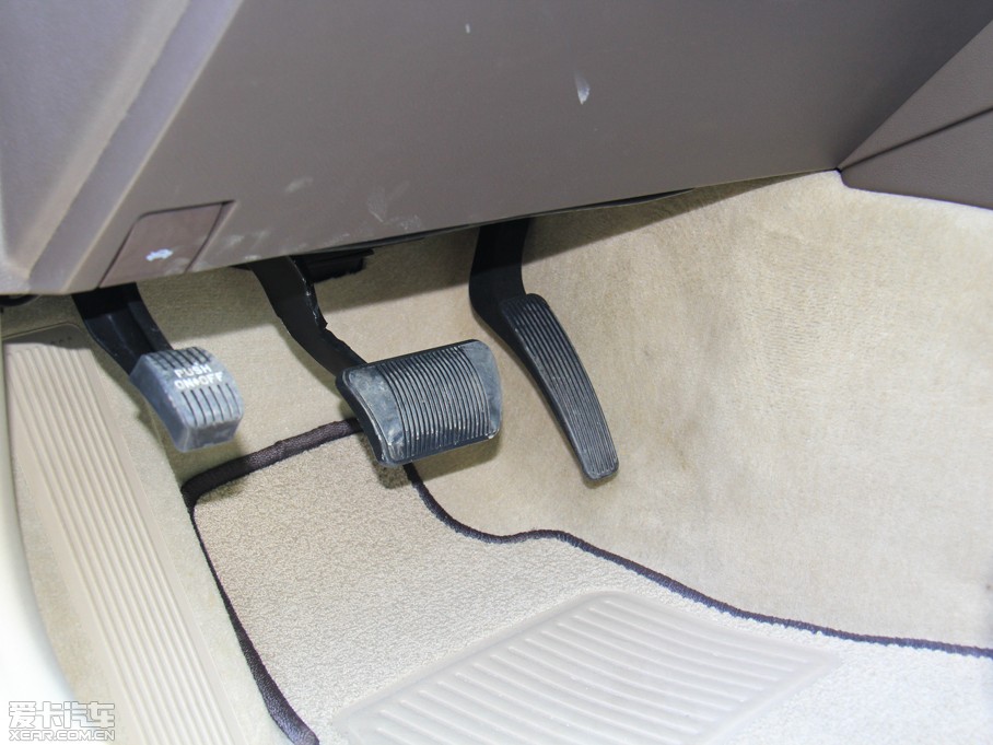 2014R˹300C(M) 3.0L ׿Խ