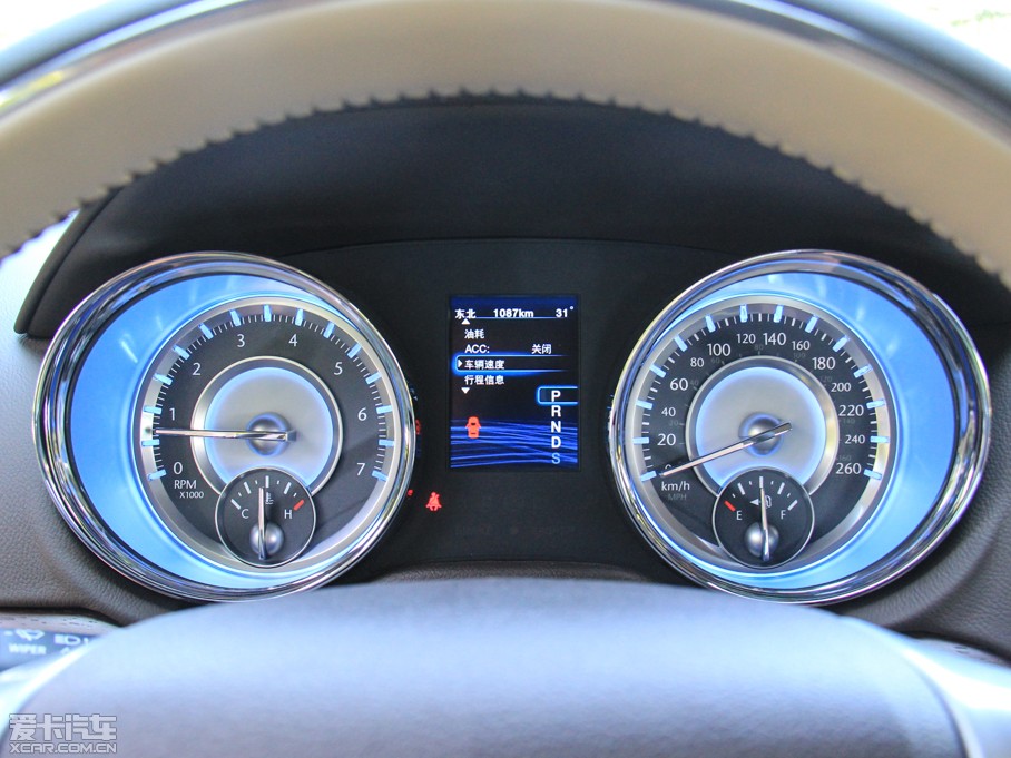 2014R˹300C(M(jn)) 3.0L ׿Խ