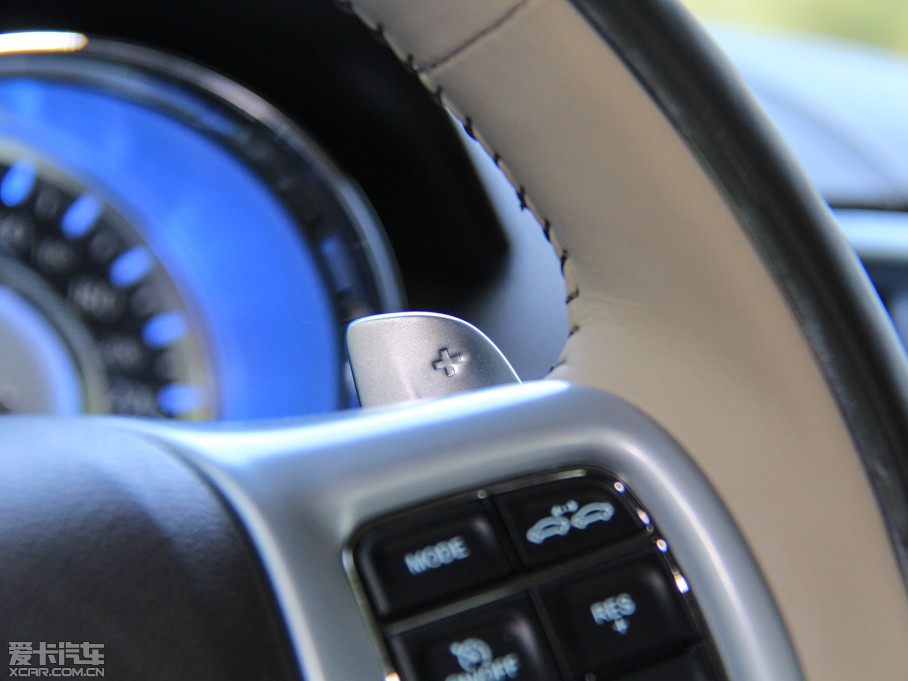 2014R˹300C(M) 3.0L ׿Խ