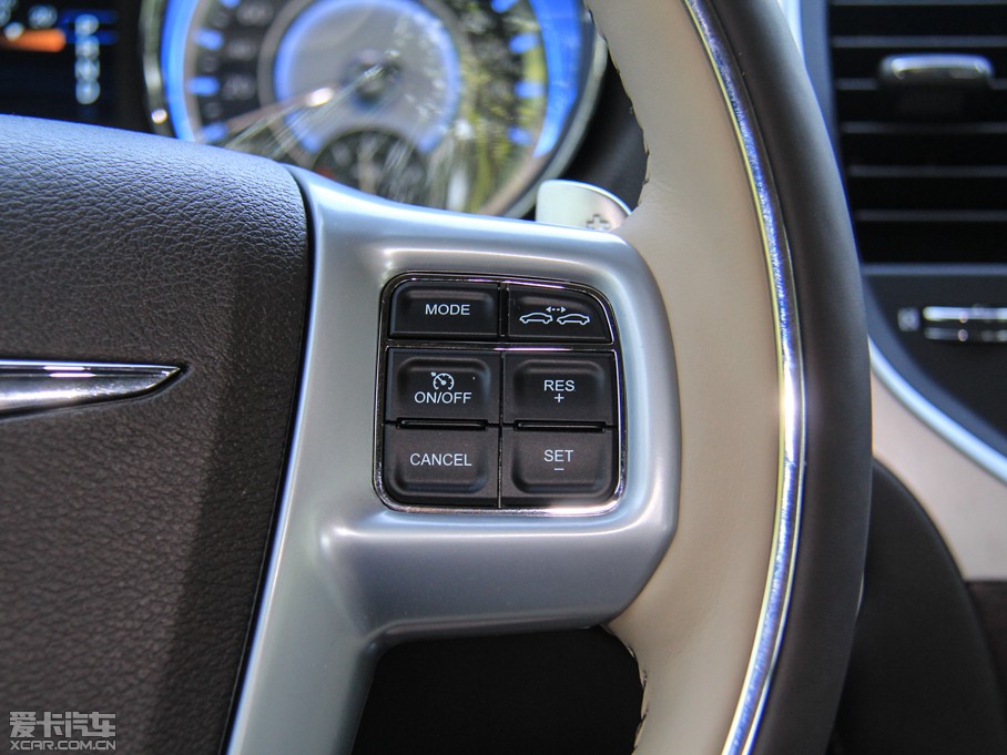 2014R˹300C(M) 3.0L ׿Խ