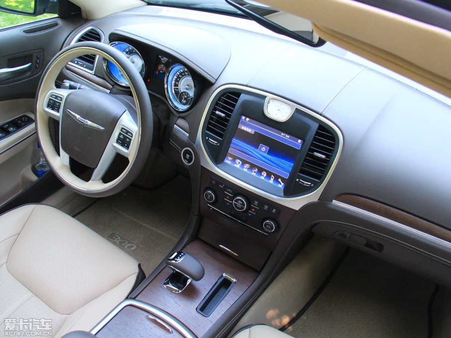 2014R˹300C(M) 3.0L ׿Խ