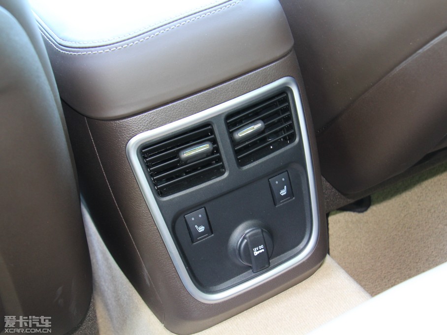 2014R˹300C(M(jn)) 3.0L ׿Խ