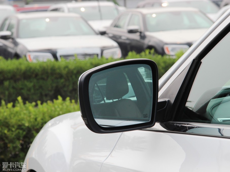 2014R˹300C(M(jn)) 3.0L ׿Խ