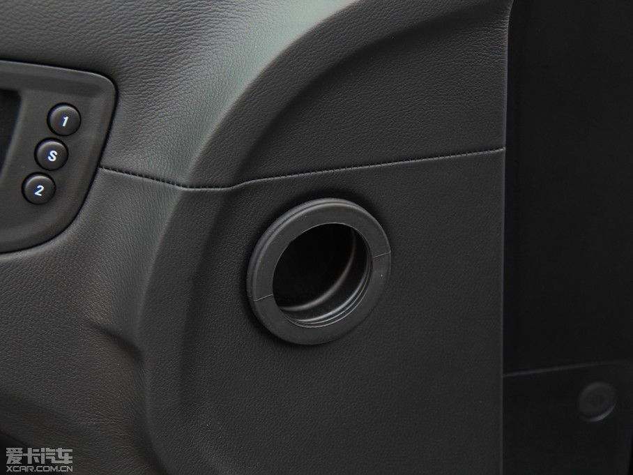 2014R˹300C(M) 3.0L ׿Խ