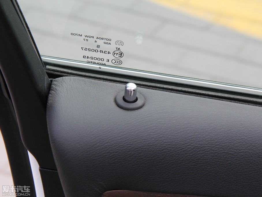 2014R˹300C(M) 3.0L ׿Խ