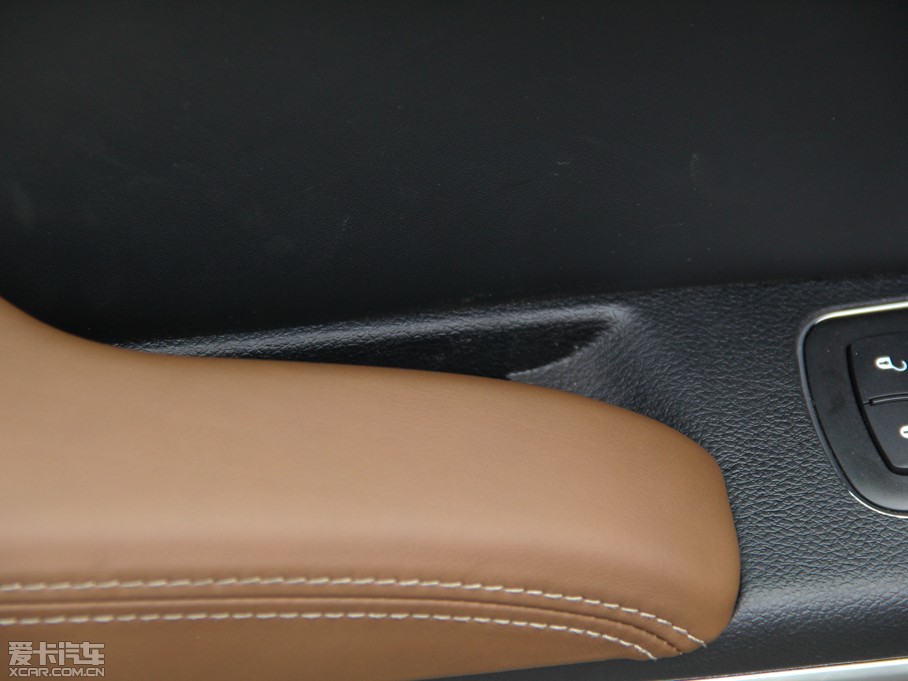 2014R˹300C(M) 3.0L ׿Խ