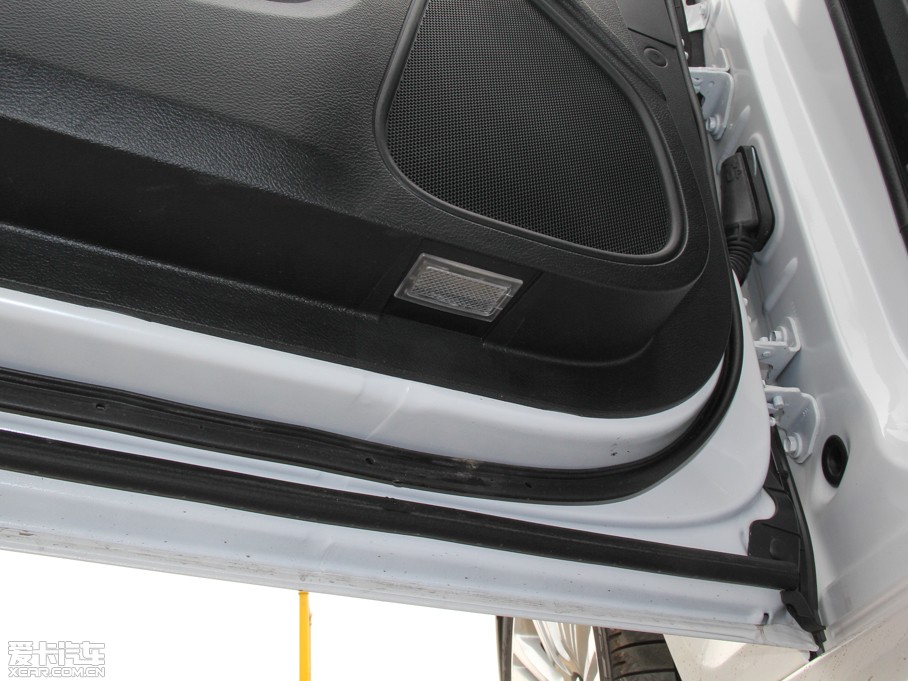 2014R˹300C(M) 3.0L ׿Խ