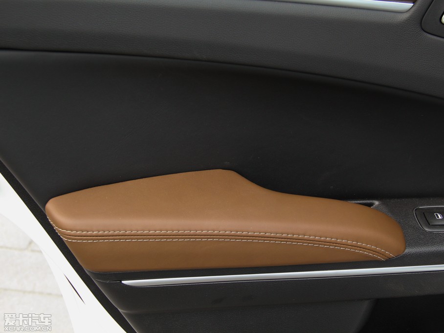 2014R˹300C(M) 3.0L ׿Խ