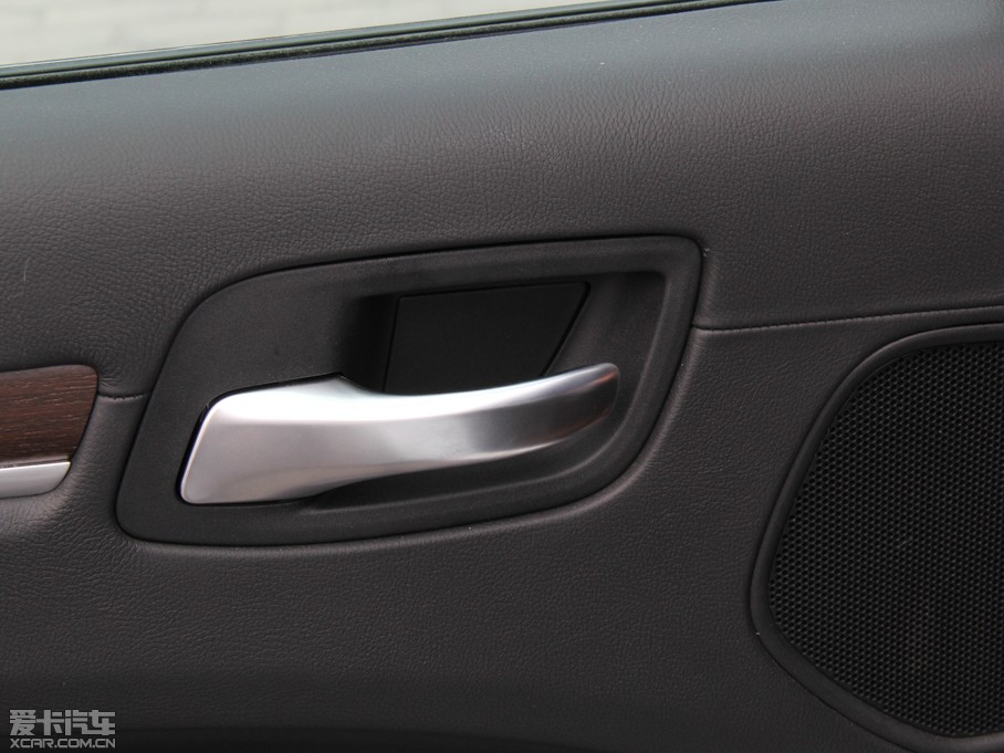 2014R˹300C(M(jn)) 3.0L ׿Խ