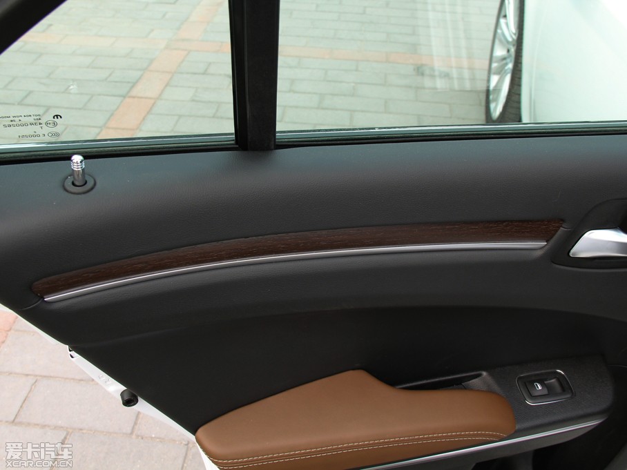 2014R˹300C(M) 3.0L ׿Խ