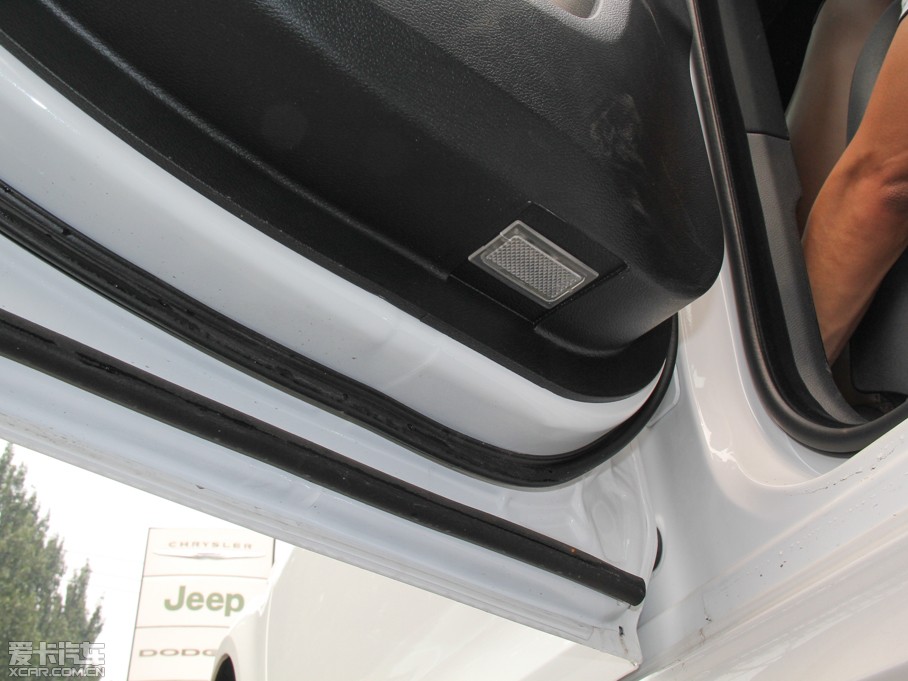 2014R˹300C(M) 3.0L ׿Խ