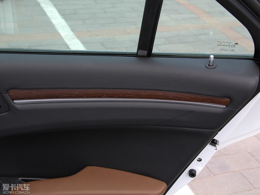 2014R˹300C(M) 3.0L ׿Խ