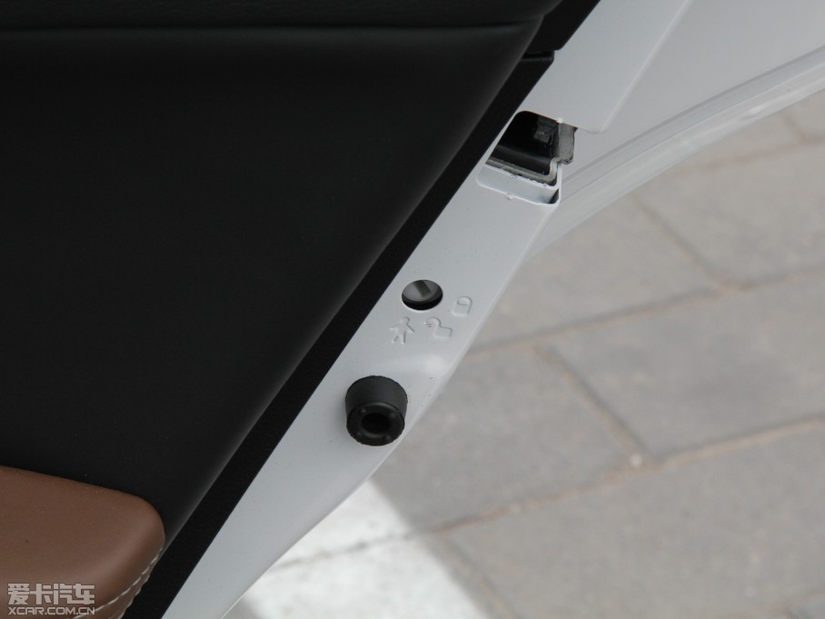 2014R˹300C(M(jn)) 3.0L ׿Խ