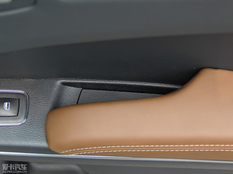 2014R˹300C(M(jn)) 3.0L ׿Խ