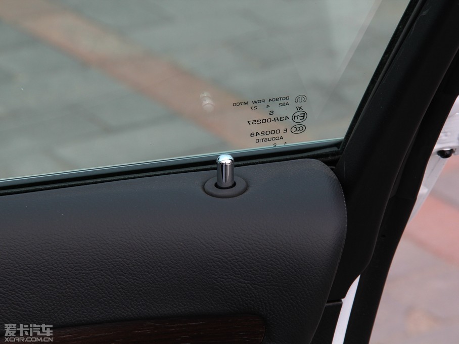 2014R˹300C(M(jn)) 3.0L ׿Խ