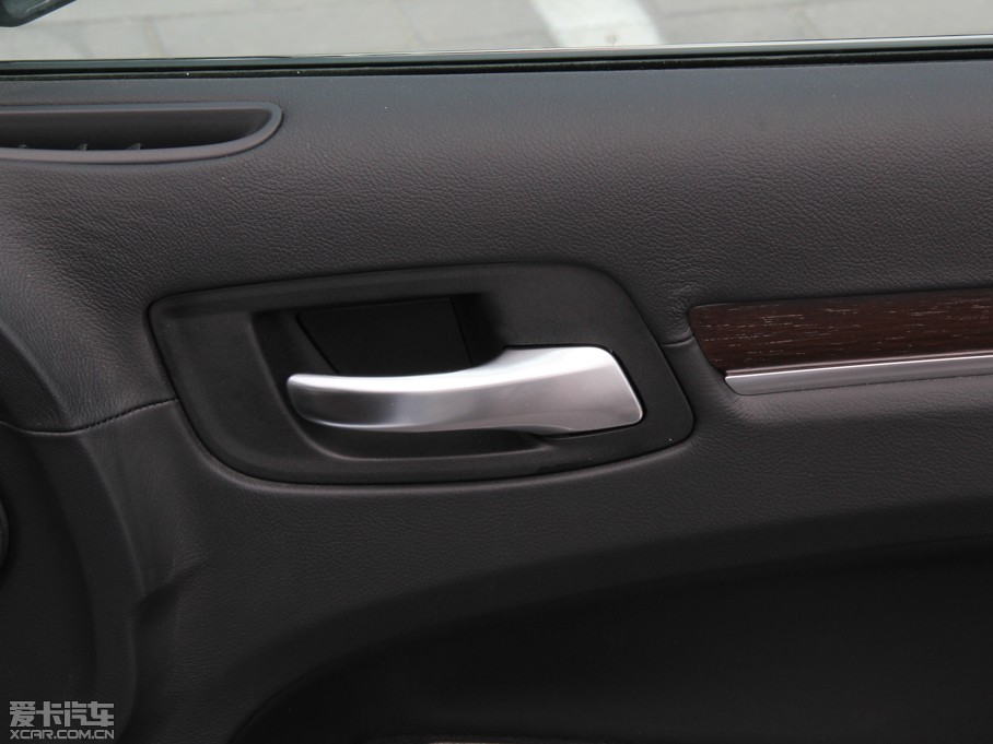 2014R˹300C(M) 3.0L ׿Խ