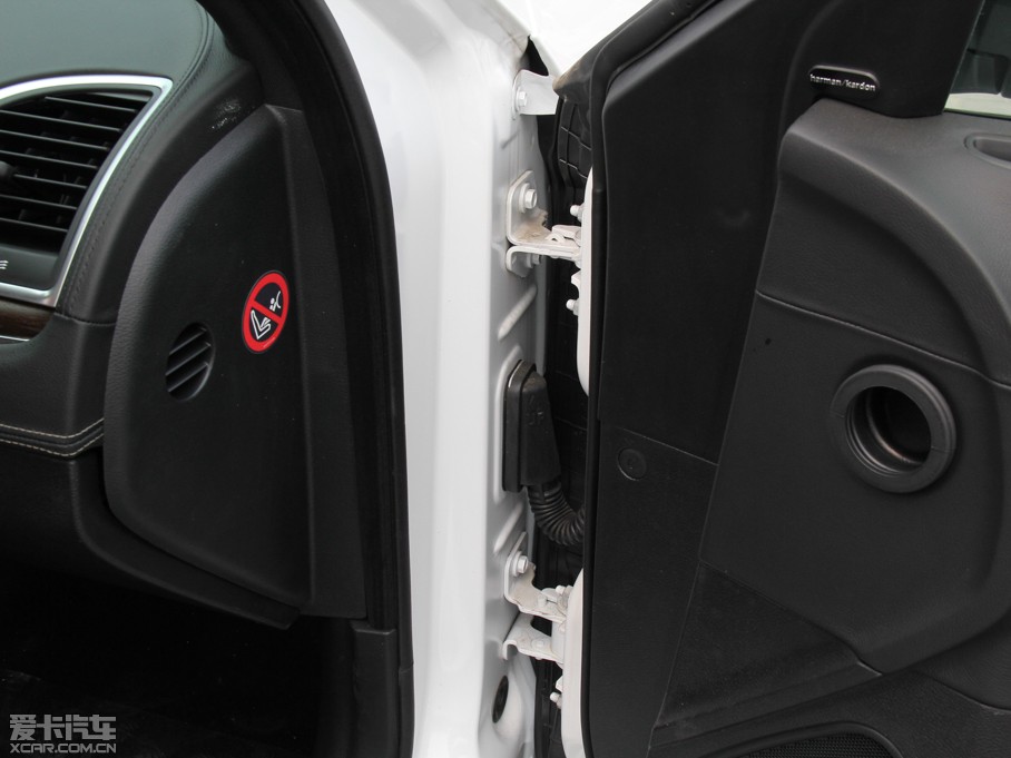 2014R˹300C(M) 3.0L ׿Խ