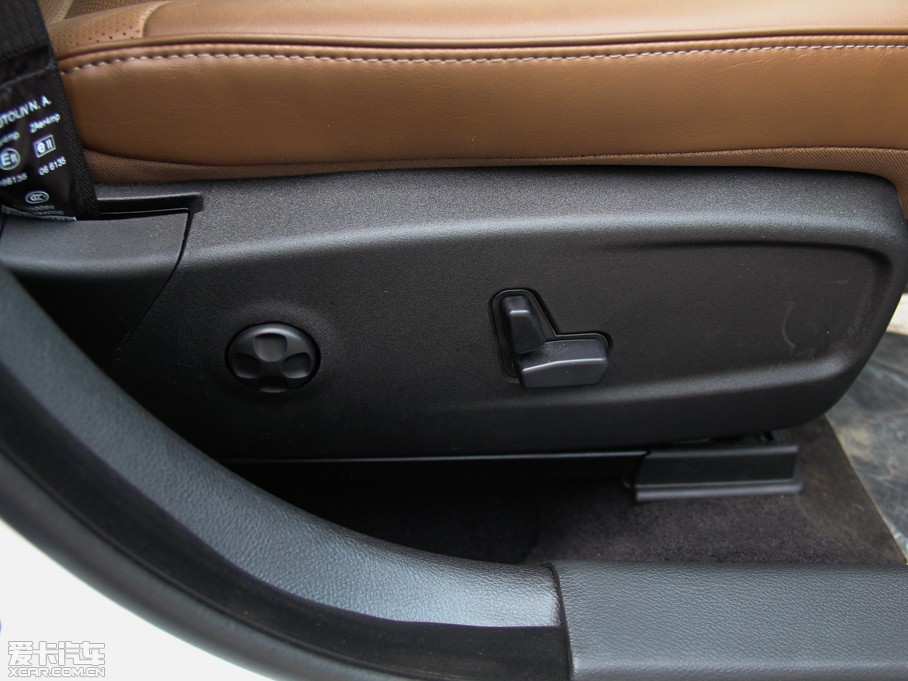 2014R˹300C(M) 3.0L ׿Խ