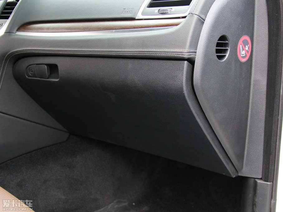 2014R˹300C(M) 3.0L ׿Խ