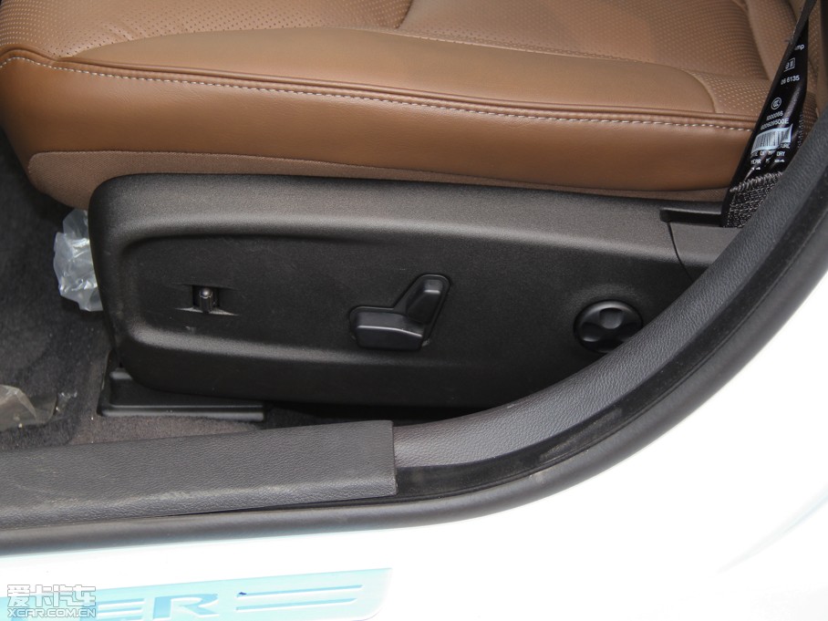 2014R˹300C(M) 3.0L ׿Խ