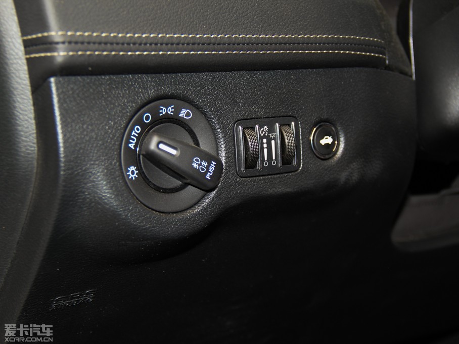 2014R˹300C(M) 3.0L ׿Խ