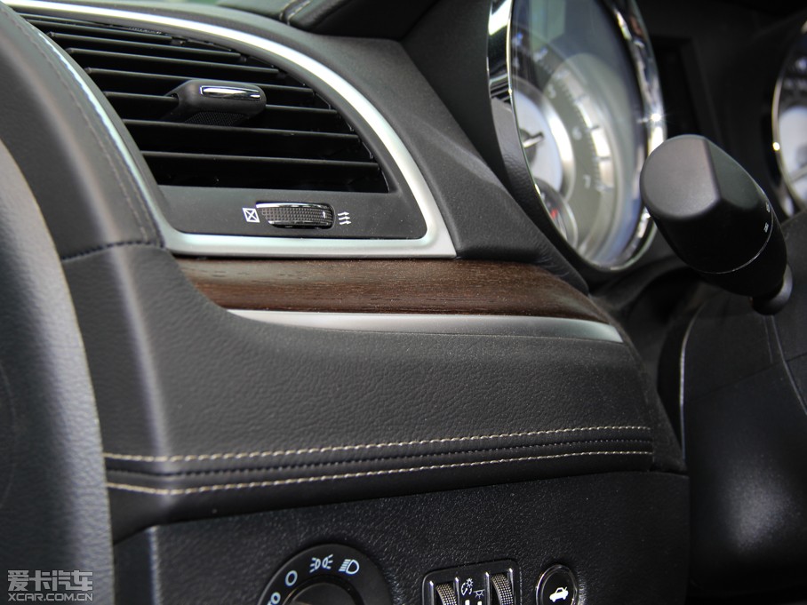 2014R˹300C(M) 3.0L ׿Խ