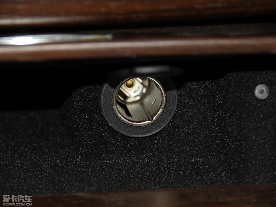 2014R˹300C(M(jn)) 3.0L ׿Խ